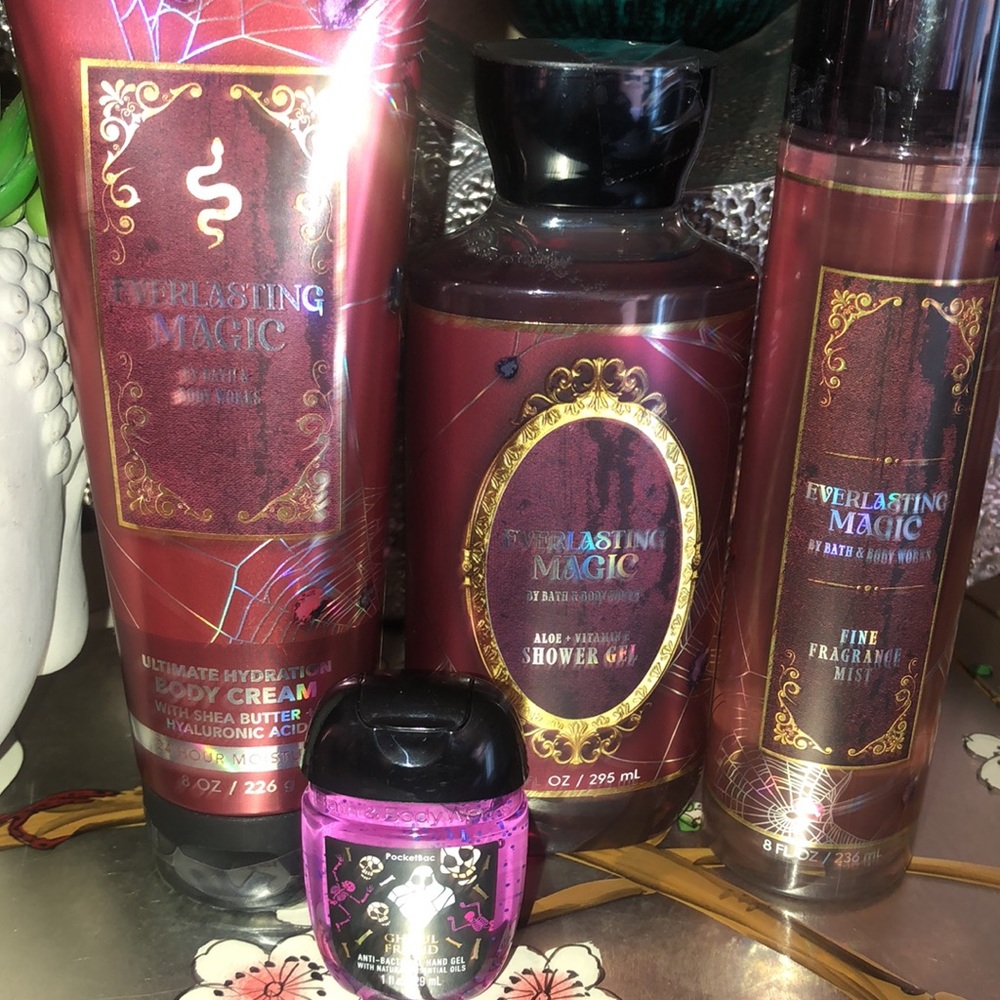 Bath and Bodyworks Halloween collection everlasting magic gift set combo - Picture 3 of 4